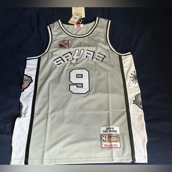San Antonio Spurs Silver Basketball Jersey with Number 9 Size L & XL - Picture 2 of 2